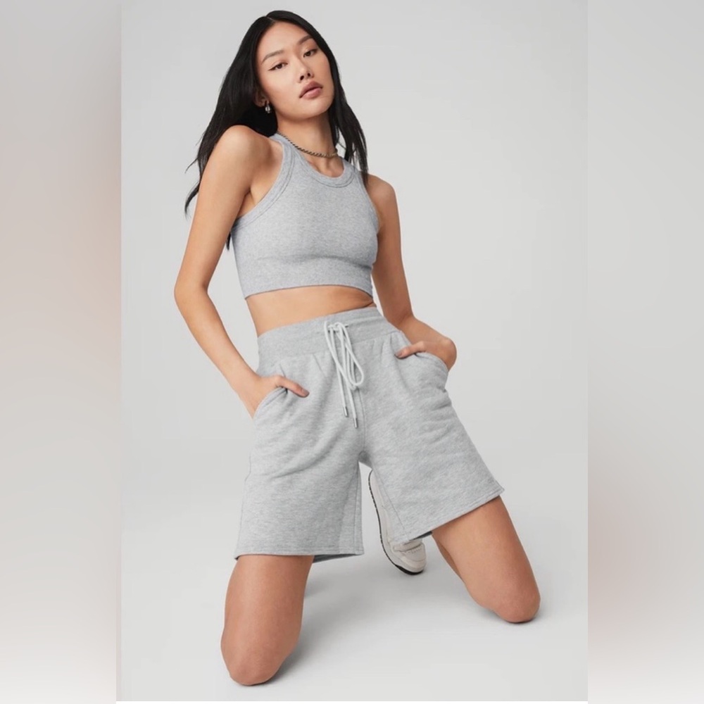 ALO YOGA High-Waist Easy Sweat
Short